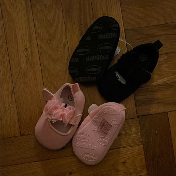 Pink and Black Kids Shoes Set - Picture 2 of 3